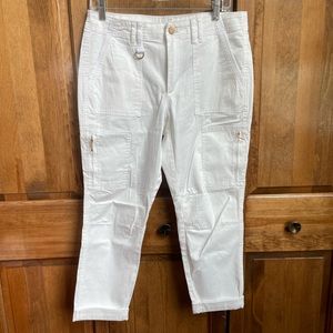 White House Black Market The Slim Crop 8S